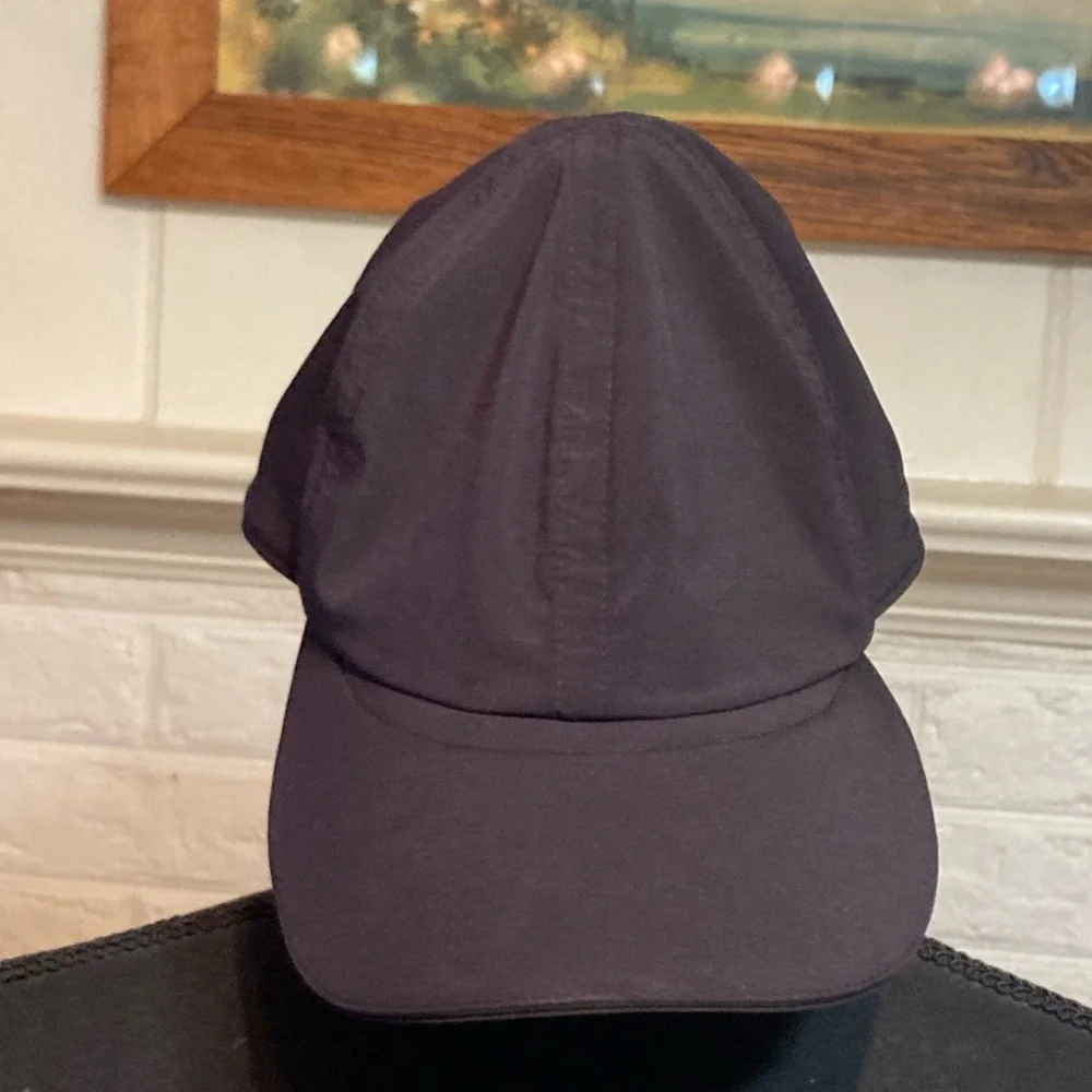 Lululemon  Athletica Black Adjustable Athletic Cap - Reflective Detail